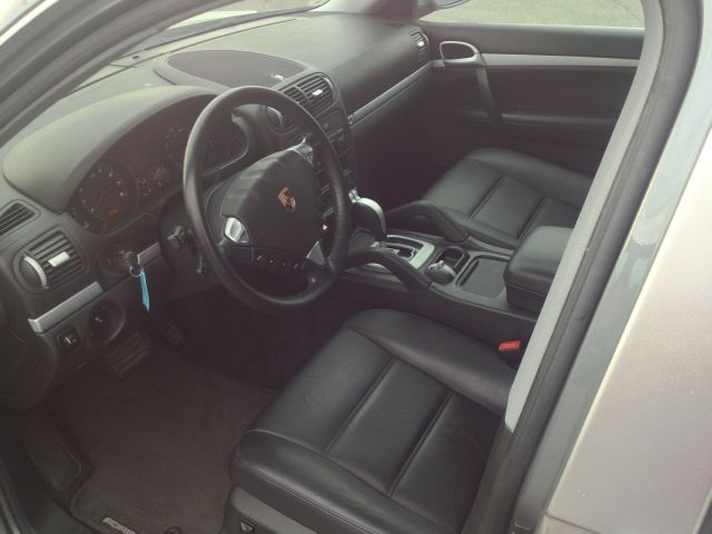 2006 Porsche Cayenne Base