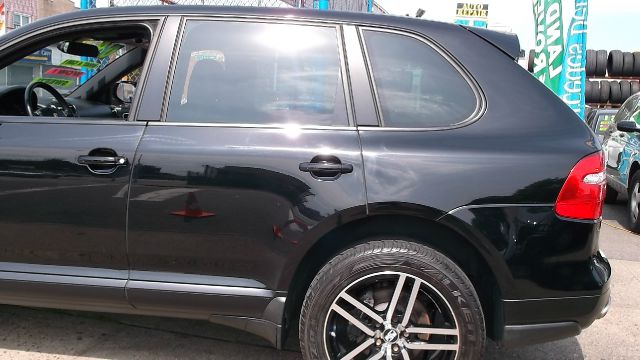 2009 Porsche Cayenne 4WD 4dr SUV Luxury 4x4