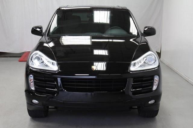 2010 Porsche Cayenne Base