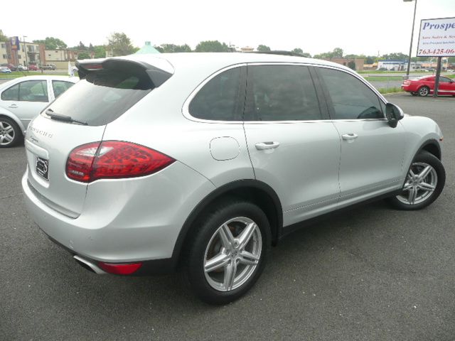 2011 Porsche Cayenne Base