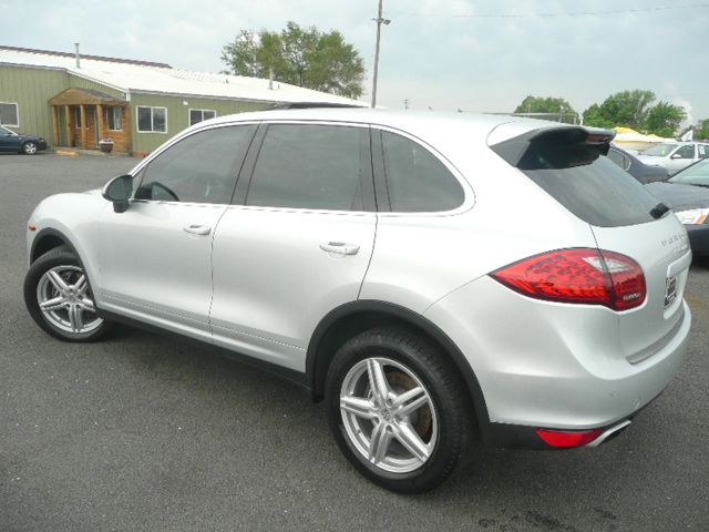 2011 Porsche Cayenne Base