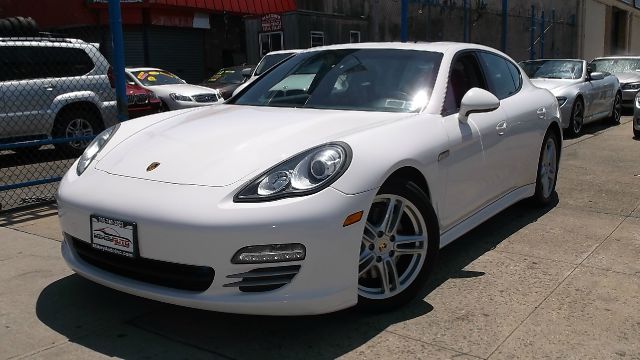 2011 Porsche Panamera 4 4.8i