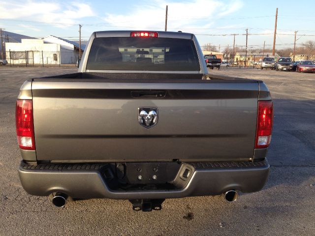 2012 RAM 1500 4dr LX 4WD Auto