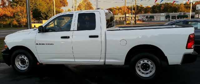 2012 RAM 1500 4dr LX 4WD Auto