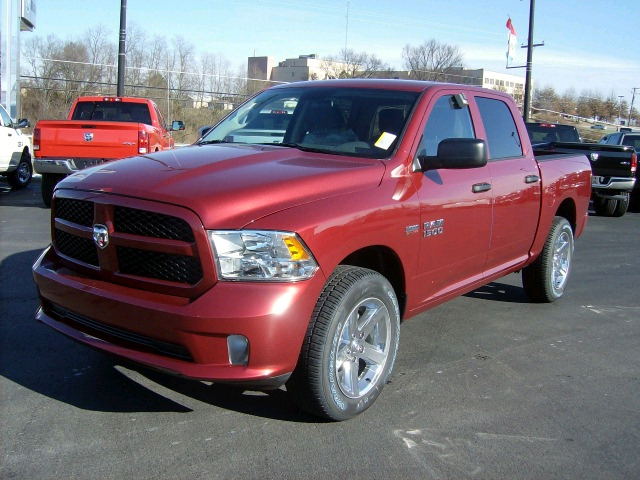 2014 RAM 1500 SE Sport Wagon 4D