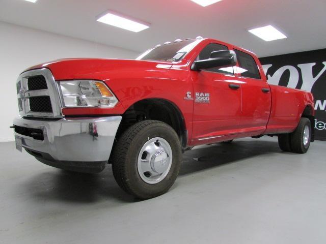 2014 RAM 3500 AWD W/nav, Leather, 3rd Rowsunroof