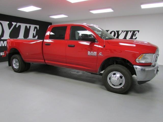 2014 RAM 3500 AWD W/nav, Leather, 3rd Rowsunroof