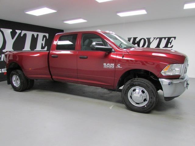 2014 RAM 3500 AWD W/nav, Leather, 3rd Rowsunroof