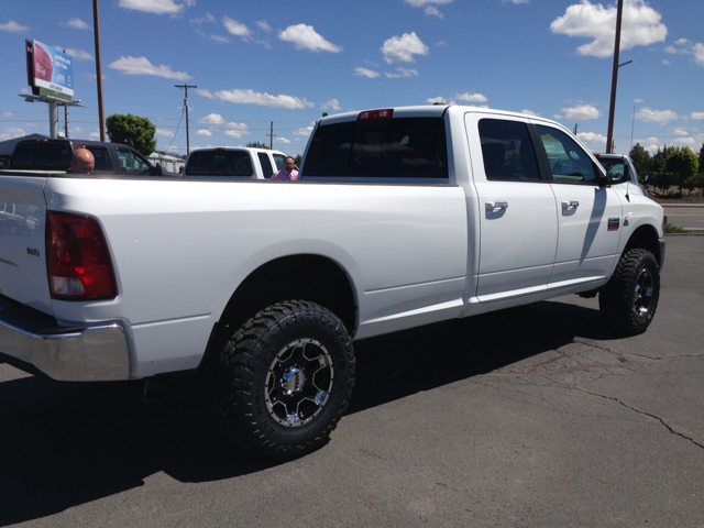 2012 RAM Ram Pickup XLT 4X4 V8 5.4L