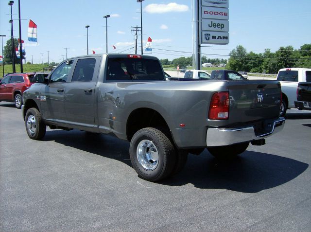 2013 RAM Ram Pickup AWD, DVD, Navi, Rear Camera