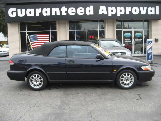 2000 Saab 9-3 Base