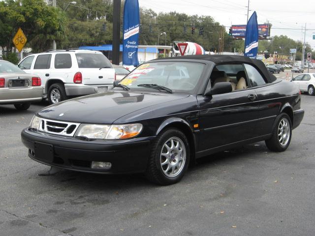 2000 Saab 9-3 Base