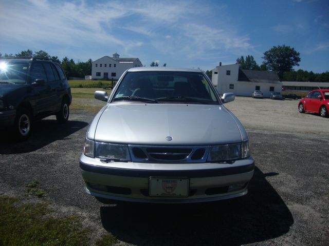 2000 Saab 9-3 G1500 Cargo