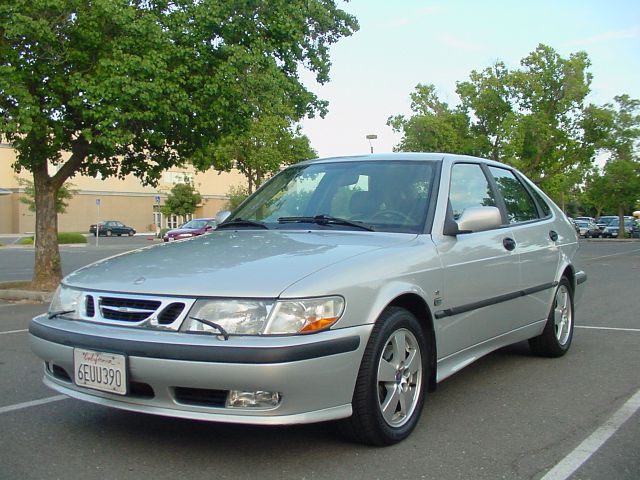 2002 Saab 9-3 G1500 Cargo