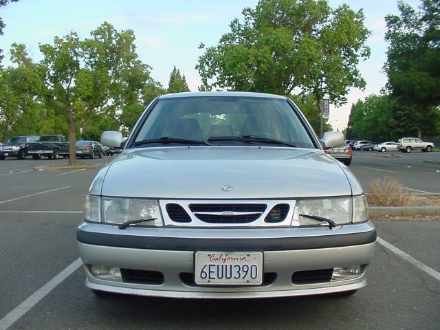 2002 Saab 9-3 G1500 Cargo