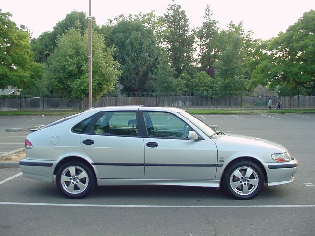 2002 Saab 9-3 G1500 Cargo