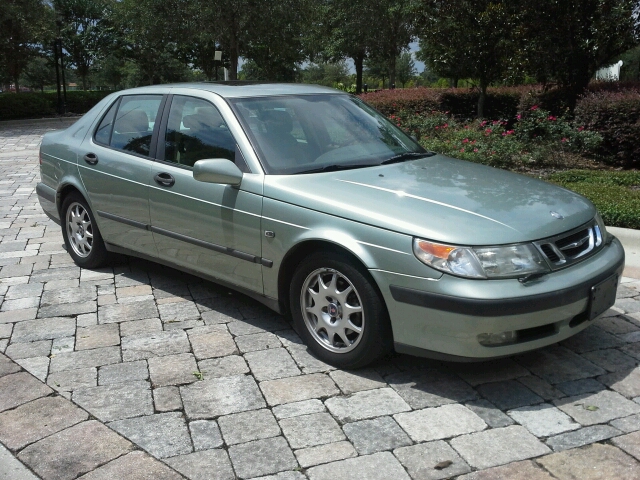 2001 Saab 9-5 Base