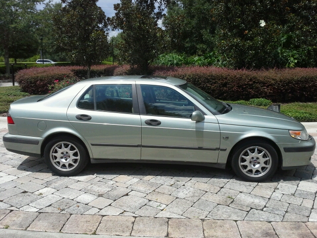 2001 Saab 9-5 Base