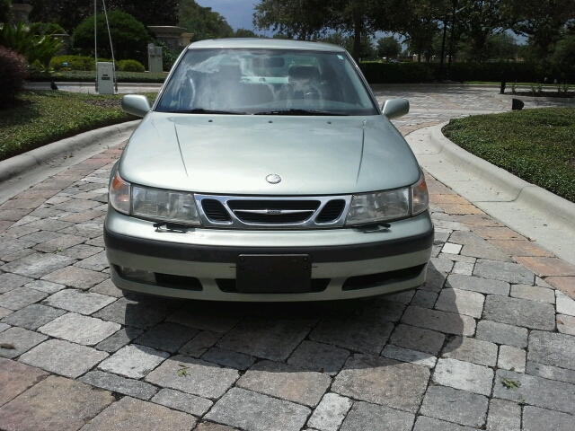 2001 Saab 9-5 Base