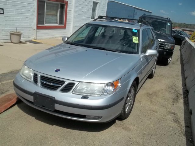 2003 Saab 9-5 4x4 8 Passenger