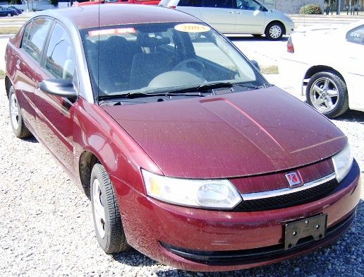 2003 Saturn Ion LE - Like New Clean Title