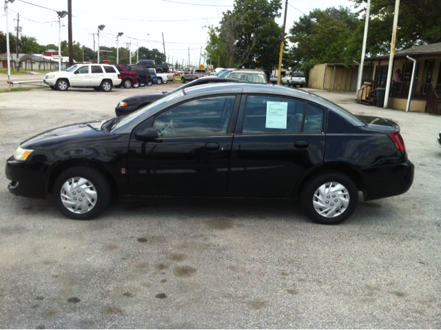 2003 Saturn Ion LE - Like New Clean Title