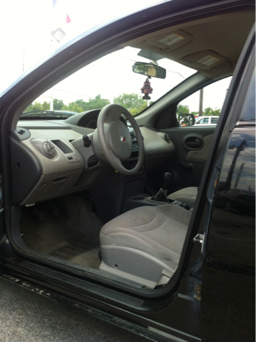 2003 Saturn Ion LE - Like New Clean Title