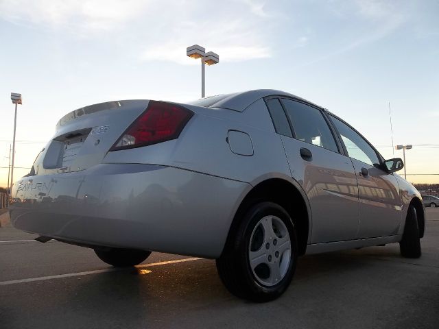 2004 Saturn Ion LE - Like New Clean Title