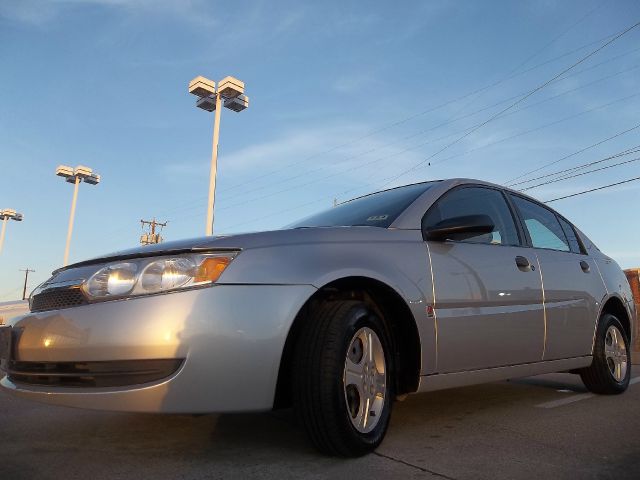 2004 Saturn Ion LE - Like New Clean Title