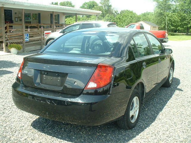 2004 Saturn Ion LE - Like New Clean Title