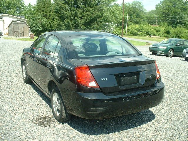 2004 Saturn Ion LE - Like New Clean Title