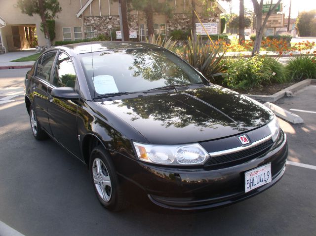 2004 Saturn Ion LE - Like New Clean Title