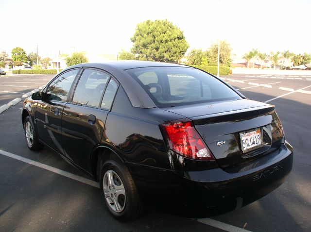 2004 Saturn Ion LE - Like New Clean Title