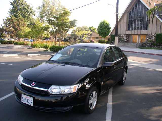 2004 Saturn Ion LE - Like New Clean Title