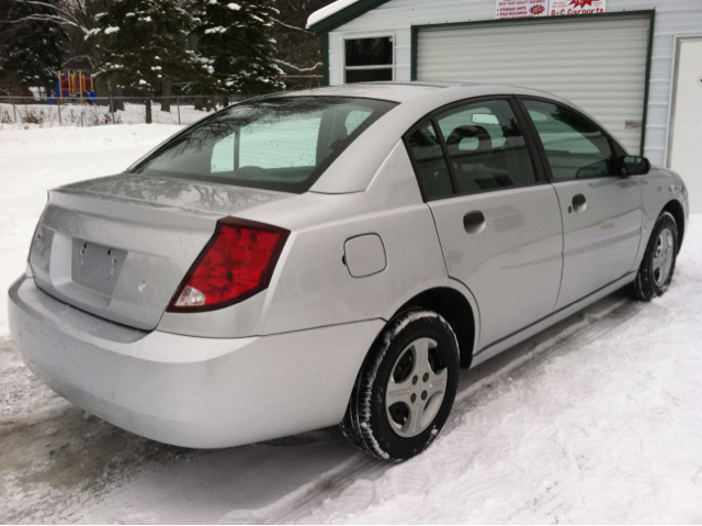 2005 Saturn Ion LE - Like New Clean Title