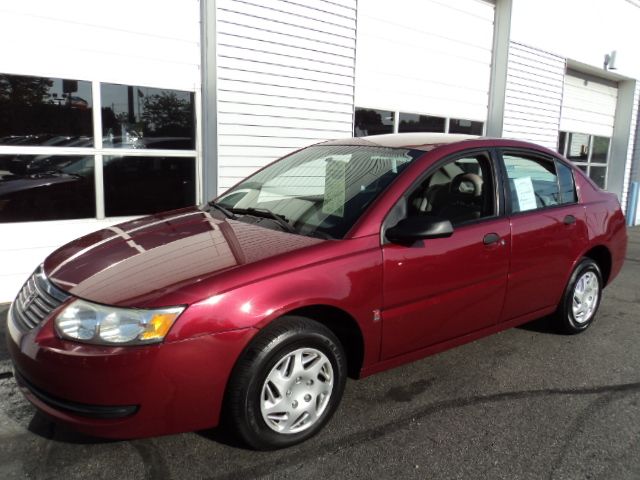 2005 Saturn Ion LE - Like New Clean Title