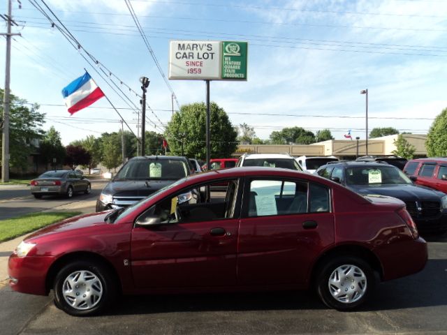 2005 Saturn Ion LE - Like New Clean Title