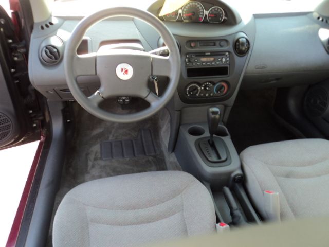 2005 Saturn Ion LE - Like New Clean Title