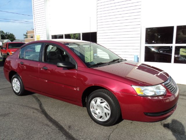 2005 Saturn Ion LE - Like New Clean Title