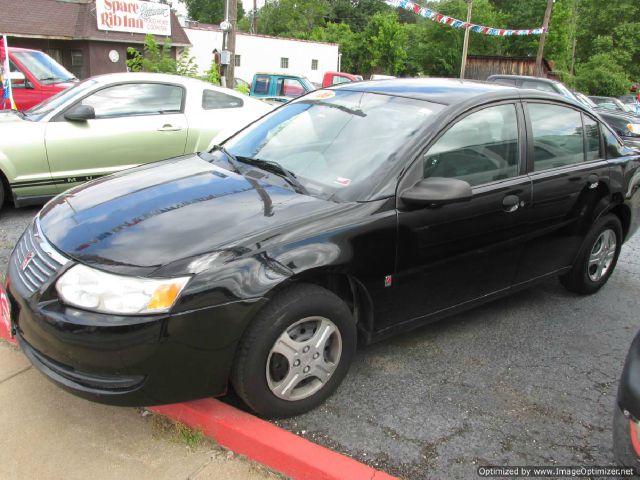 2005 Saturn Ion LE - Like New Clean Title