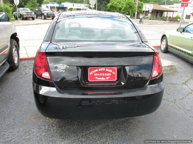 2005 Saturn Ion LE - Like New Clean Title