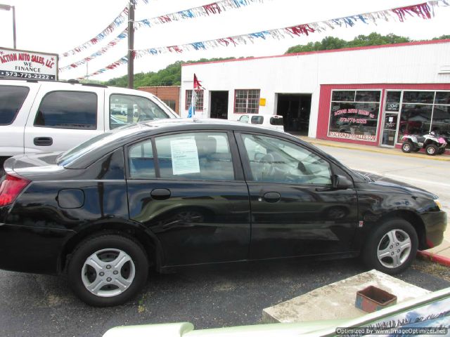 2005 Saturn Ion LE - Like New Clean Title