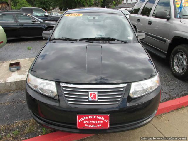 2005 Saturn Ion LE - Like New Clean Title