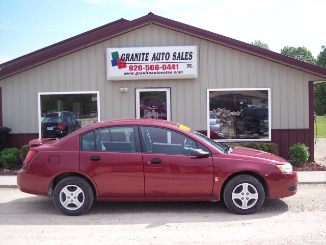 2005 Saturn Ion LE - Like New Clean Title