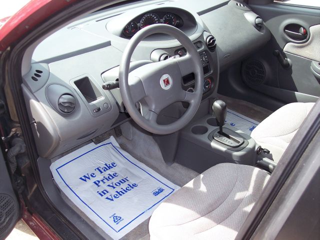 2005 Saturn Ion LE - Like New Clean Title