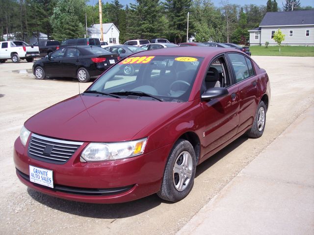 2005 Saturn Ion LE - Like New Clean Title