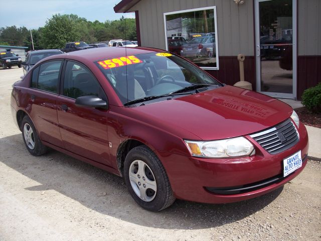 2005 Saturn Ion LE - Like New Clean Title