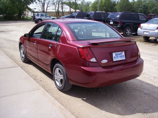 2005 Saturn Ion LE - Like New Clean Title