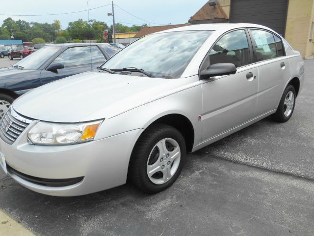 2005 Saturn Ion LE - Like New Clean Title