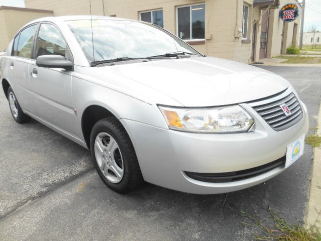 2005 Saturn Ion LE - Like New Clean Title